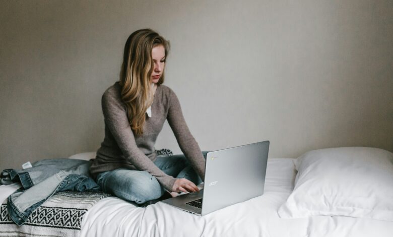 how to connect airpods to chromebook